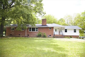 3132 Westerwood Dr, Charlotte, NC 28214