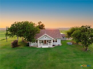 281 Ging Rd, Coupland, TX 78615