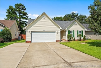 427 Derby Ln, Hope Mills, NC 28348