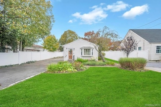 182 Commack Rd, Deer Park, NY 11729
