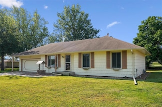 1406 W Jackson St, Knoxville, IA 50138