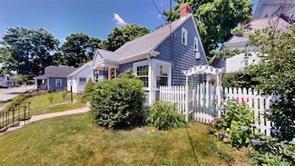 13 Tucker Ave, Cranston, RI 02905