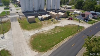 315 E Maple St, Shelbina, MO 63468