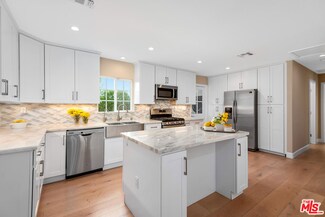 6215 Bellaire Ave, North Hollywood, CA 91606