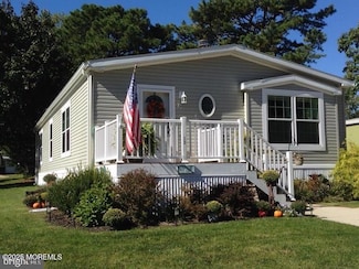 13 Nancy Ln, Barnegat, NJ 08005