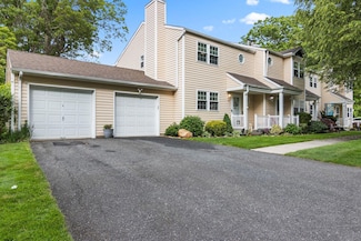 12 Franklin Commons, Yaphank, NY 11980