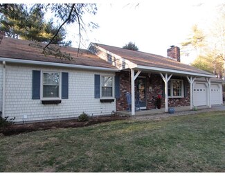 6 Tanglewood Dr, East Freetown, MA 02717