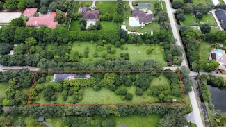 13821 Luray Rd, Southwest Ranches, FL 33330