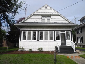 205 S Ottawa St, Earlville, IL 60518