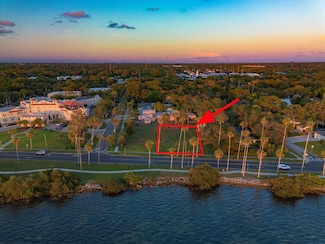 435 Edgewater Dr, Dunedin, FL 34698