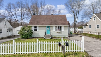 108 Crestwood Ave, Waterbury, CT 06704