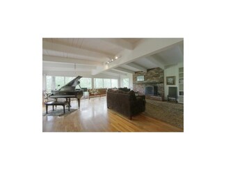142 Terrace Trail S, Lake Quivira, KS 66217