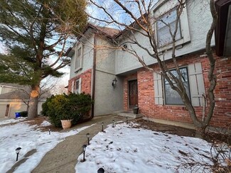 10825 Cody St, Overland Park, KS 66210