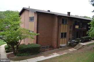 10026 Mosby Woods Dr Unit 165, Fairfax, VA 22030