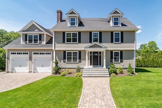 32 Charles St, Natick, MA 01760