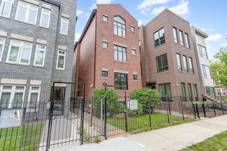 641 E 50th St Unit 3, Chicago, IL 60615