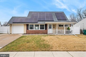 299 Indian Creek Dr, Levittown, PA 19057