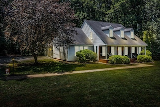 889 Taylors Creek Rd, Weems, VA 22576