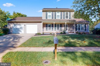4 Barnswallow Ct, Sterling, VA 20164