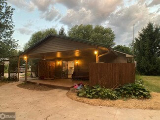 30490 320th St, Richland, IA 52585