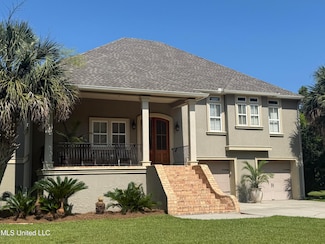 216 Courtenay Ave, Pass Christian, MS 39571
