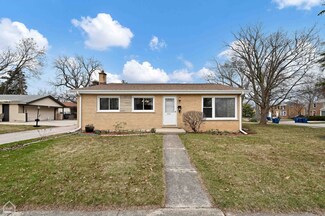 424 N Princeton Ave, Villa Park, IL 60181