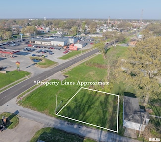 242 Watson Ln, Centralia, IL 62801