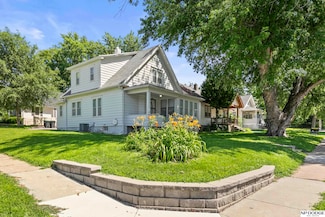 1005 S 48th St, Omaha, NE 68106