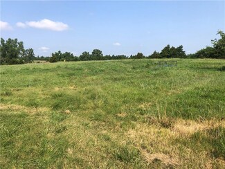 5717 S Morgan Rd, Mustang, OK 73064