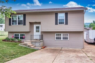 2183 Gregory Dr, Pacific, MO 63069