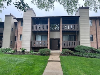 320 Sheridan Dr Unit 2C, Willowbrook, IL 60527