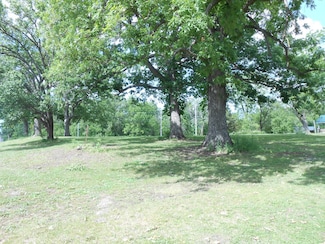 101 E Stapleton St, Albany, MO 64402