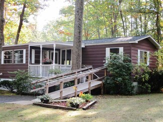 72 Cynthia Cir, Seabrook, NH 03874
