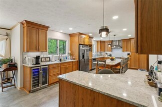 107 Brokenbridge Rd, Yorktown, VA 23692