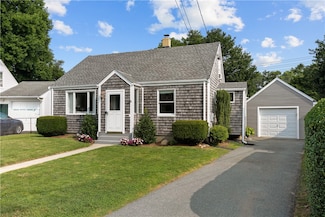 25 King Rd, Middletown, RI 02842