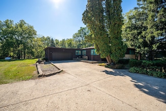 15361 S Bluff Rd, South Beloit, IL 61080