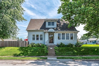 2935 Iowa St, Davenport, IA 52803