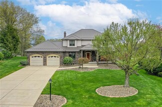 93 Red Grouse Ct, Youngstown, OH 44511