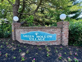 311 Green Hollow Dr, Iselin, NJ 08830