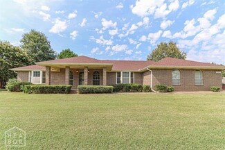 2201 Country Club Rd, Paragould, AR 72450
