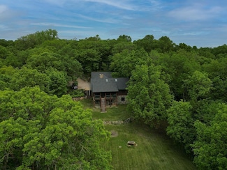 22483 5th St NW, New London, MN 56273