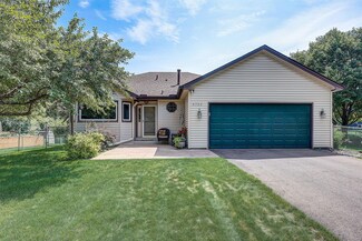 5730 Turtle Lake Rd, Saint Paul, MN 55126