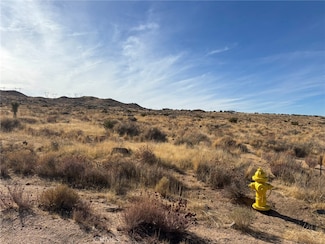 20 Luna Mountain Rd, Apple Valley, CA 92308