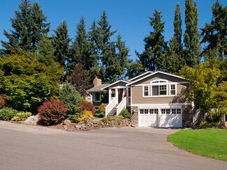 8030 NE 27th St, Medina, WA 98039