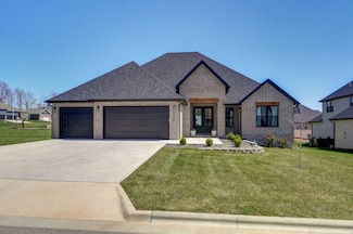 2040 N Riva Ridge Ct, Springfield, MO 65802