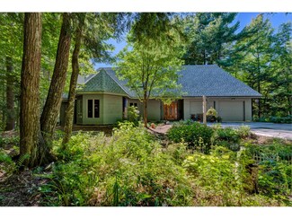 4 W Hill Rd, Sunapee, NH 03782