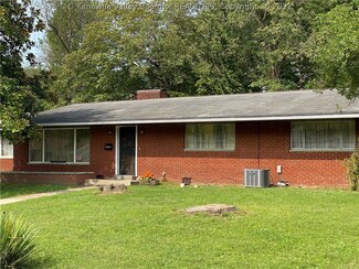 114 Center St, Madison, WV 25130