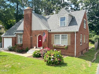 2116 Fort Henry Dr, Kingsport, TN 37664