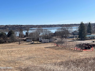 806 High St, Big Stone City, SD 57216