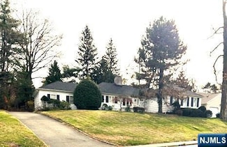 520 Scotland Rd, South Orange, NJ 07079